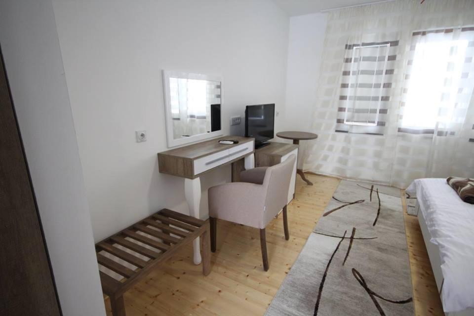Konak Nestor Bungalows Skopje Exterior photo